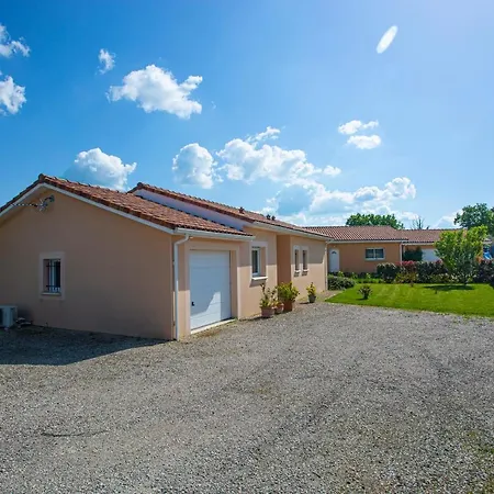 Maison Chaleureuse Avec Jardin 1500m2 Villa